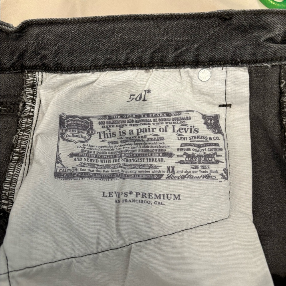 Levi’s 501 High Rise Shorts Black Denim Frayed Hem NWT Women’s - Picture 12 of 14